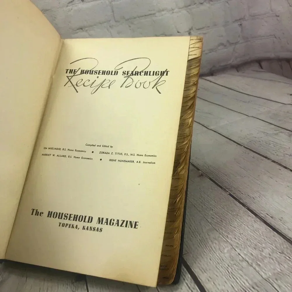 Vintage 1945 SEARCHLIGHT RECIPE cookbook homestead made from scratch